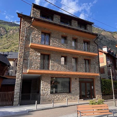 Espot Cowork & Apartments - L'Amfitriona Exterior foto