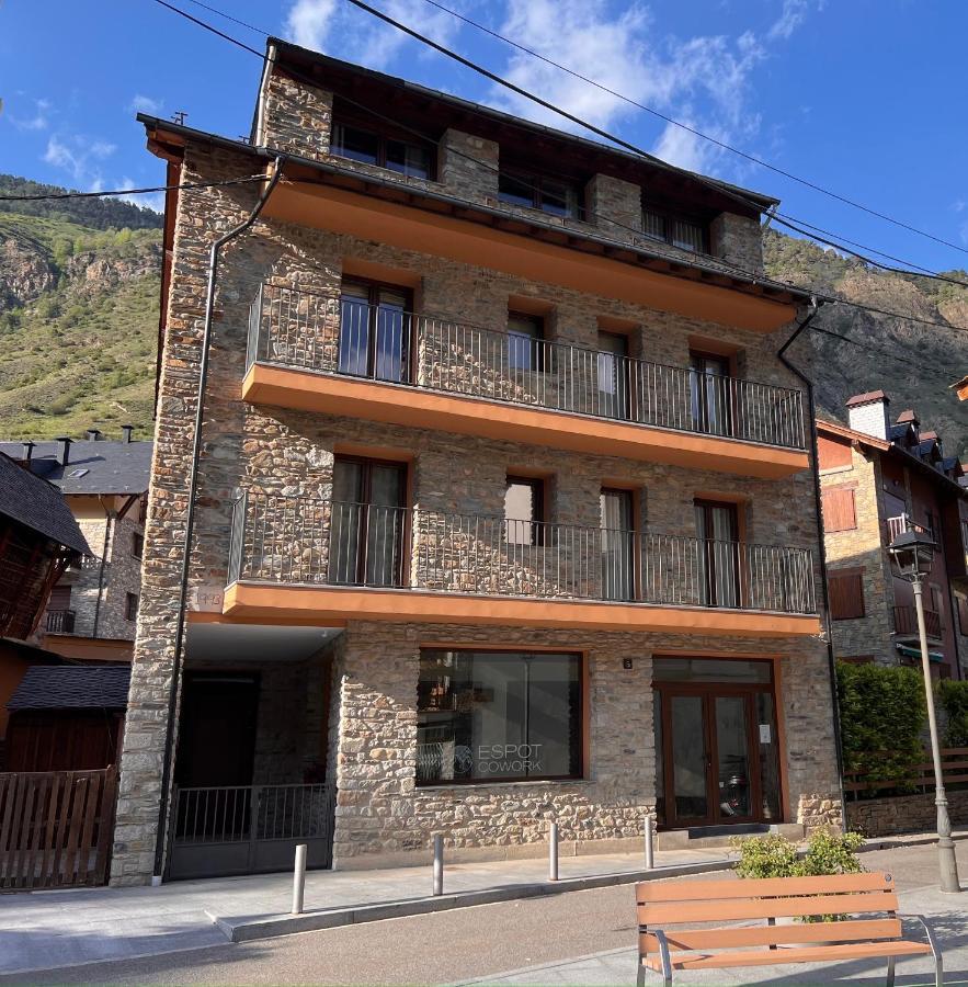 Espot Cowork & Apartments - L'Amfitriona Exterior foto
