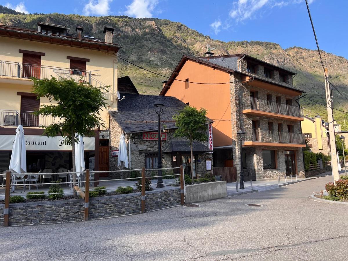 Espot Cowork & Apartments - L'Amfitriona Exterior foto