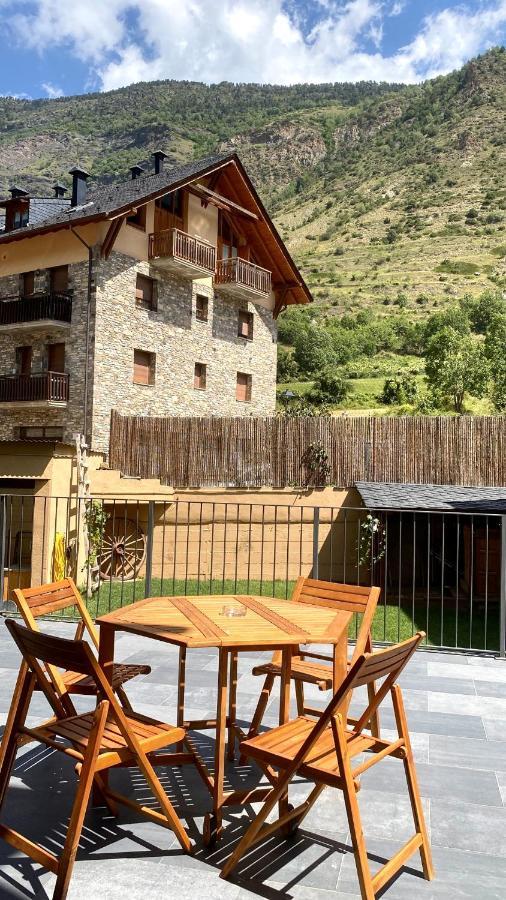 Espot Cowork & Apartments - L'Amfitriona Exterior foto